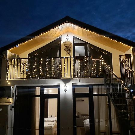 Nitsa Guest House Gori Bagian luar foto