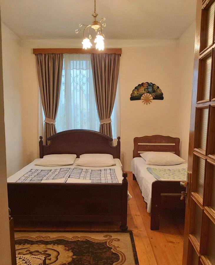 Nitsa Guest House Gori Bagian luar foto