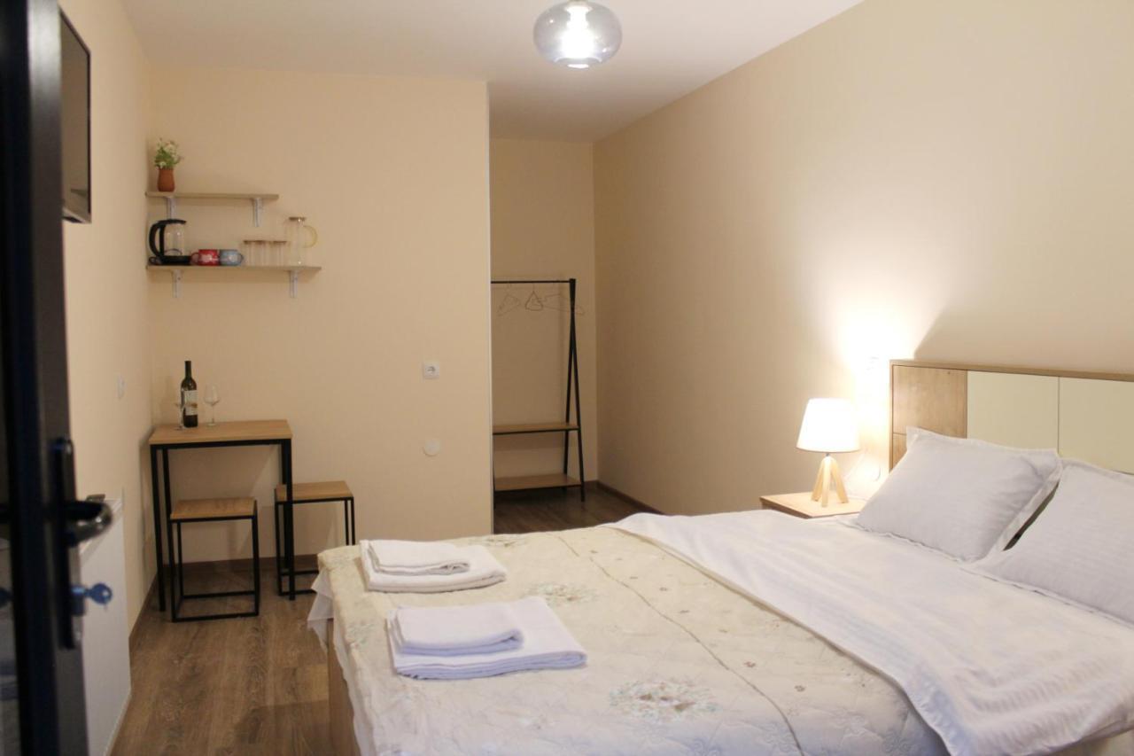 Nitsa Guest House Gori Bagian luar foto